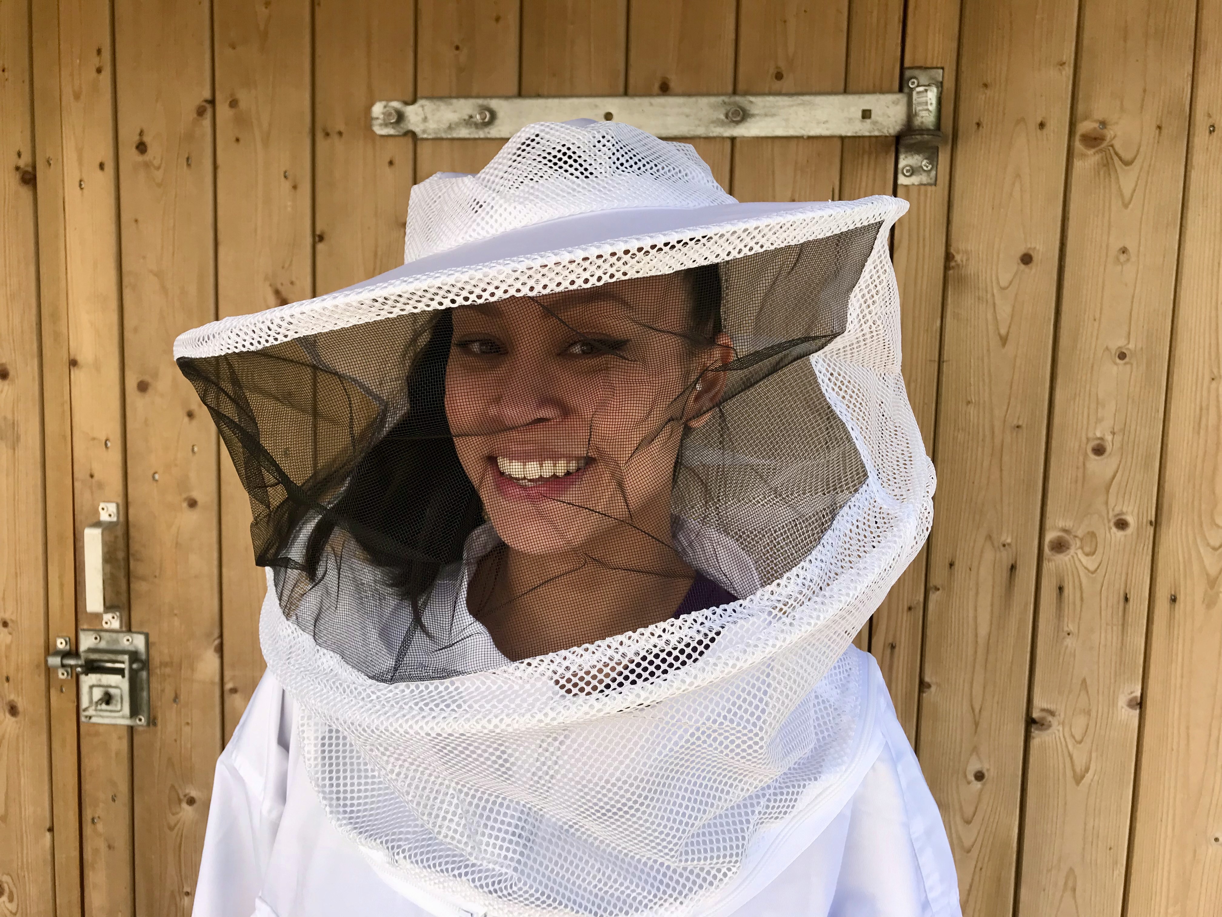 Nadine in bijenpak