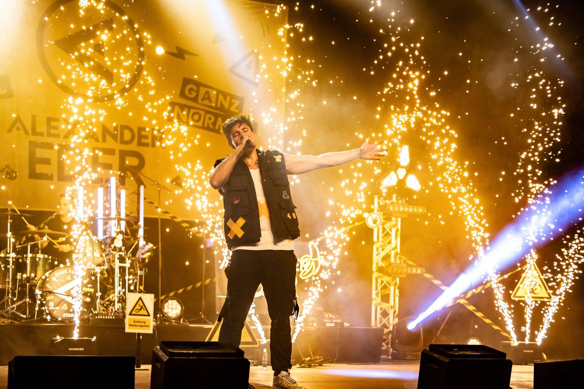 Konzertfeeling, Bühnenfotos, Menschen jubelnd