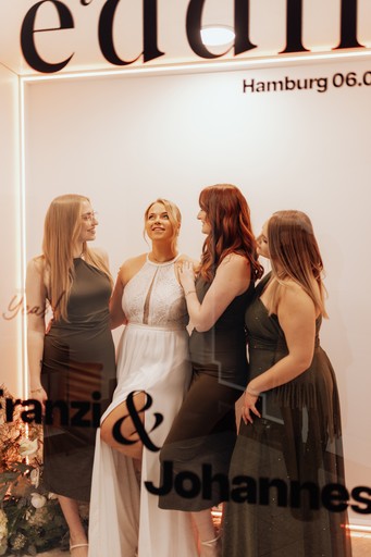 Big tree in front of huge mountain