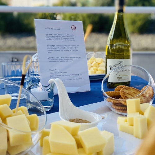 Masayang paglalayag sa pantalan