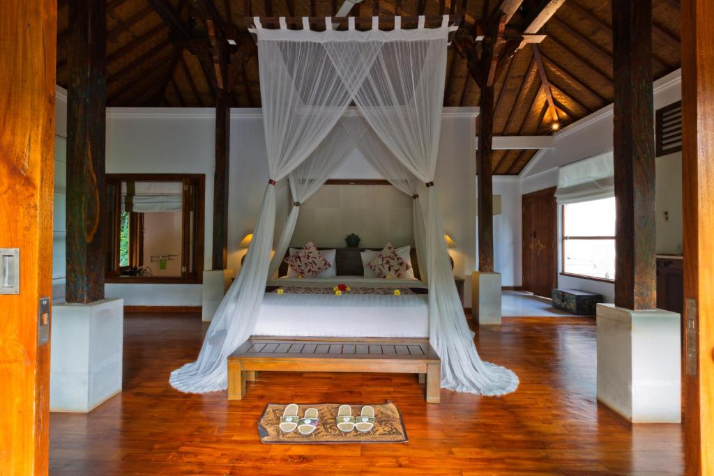 Operating villa complex with expansion potential in Ubud