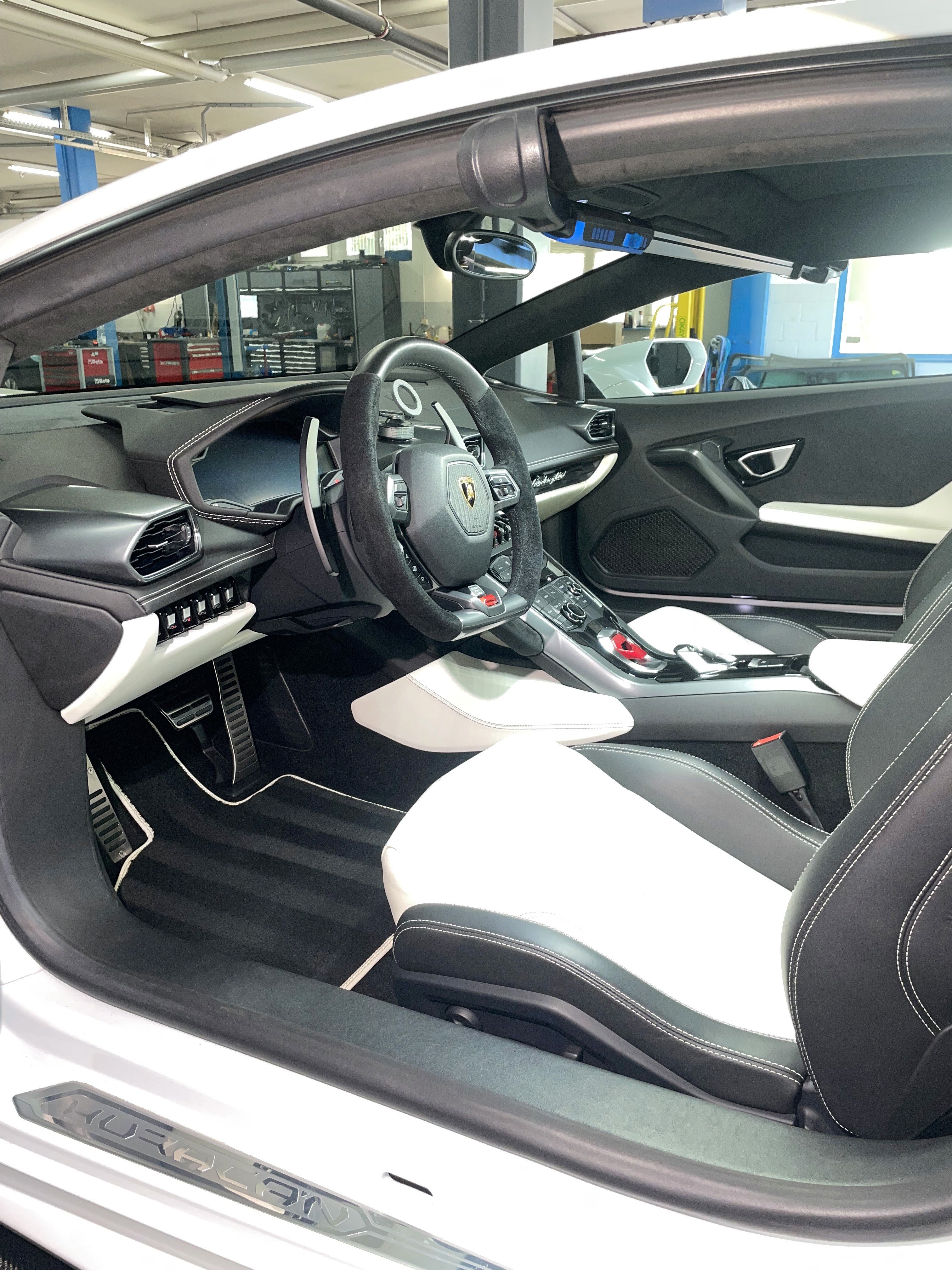 Lamborghini nach Innenreinigung