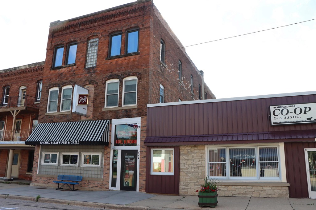 308 S Main, Blanchardville, front photo