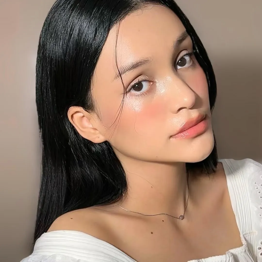 Edrei Olivas, lifestyle content creator represented by Antinéa