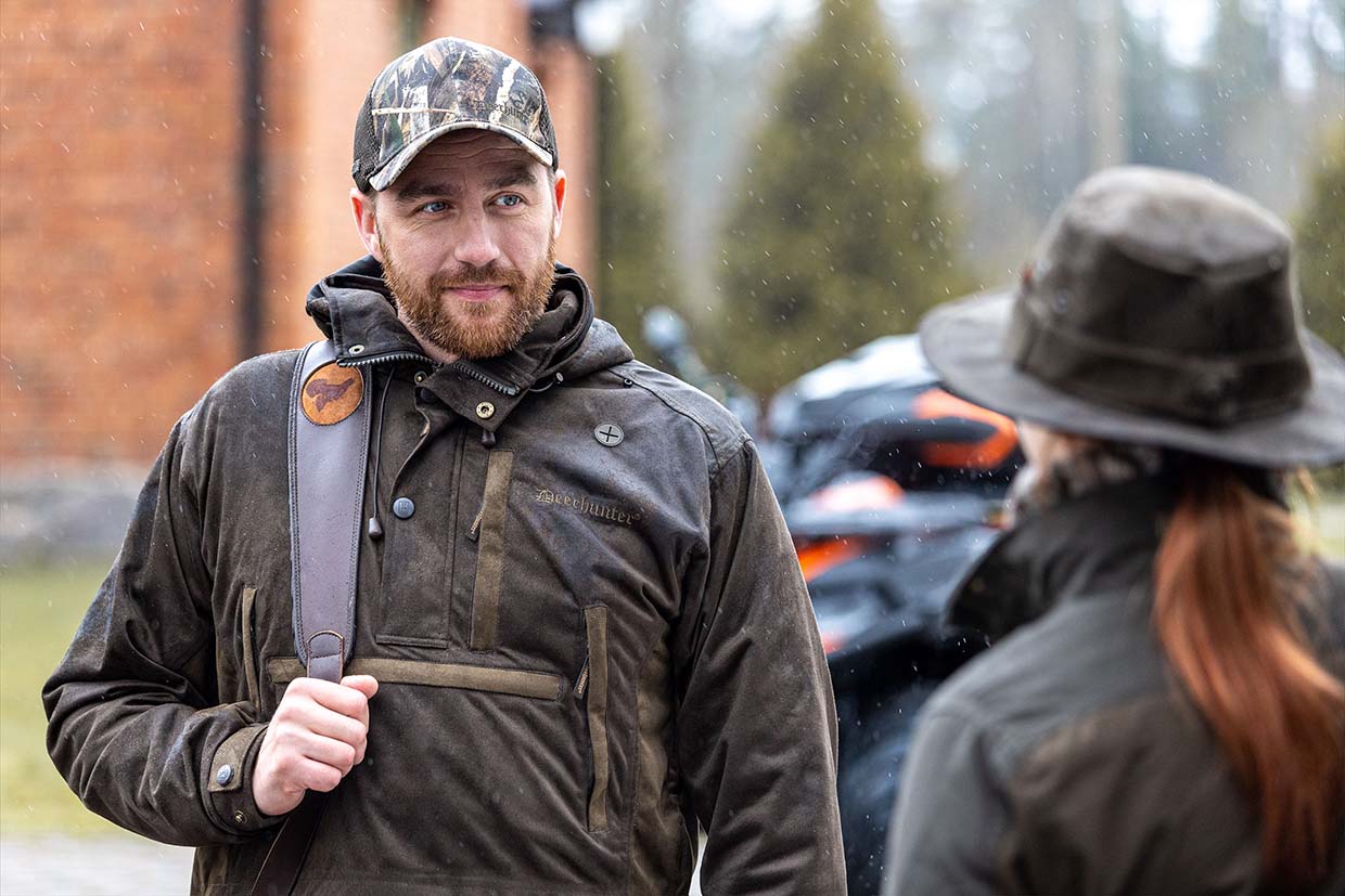 Flirting scene from an Estonian comedy where recently divorced Eva, her friend Marleen, and Isabel—her ex-husband’s new partner—navigate rivalry, friendship, and chaos during a spa weekend.