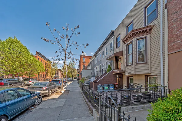 436 10th Street and the tree-lined Park Slope streetscape