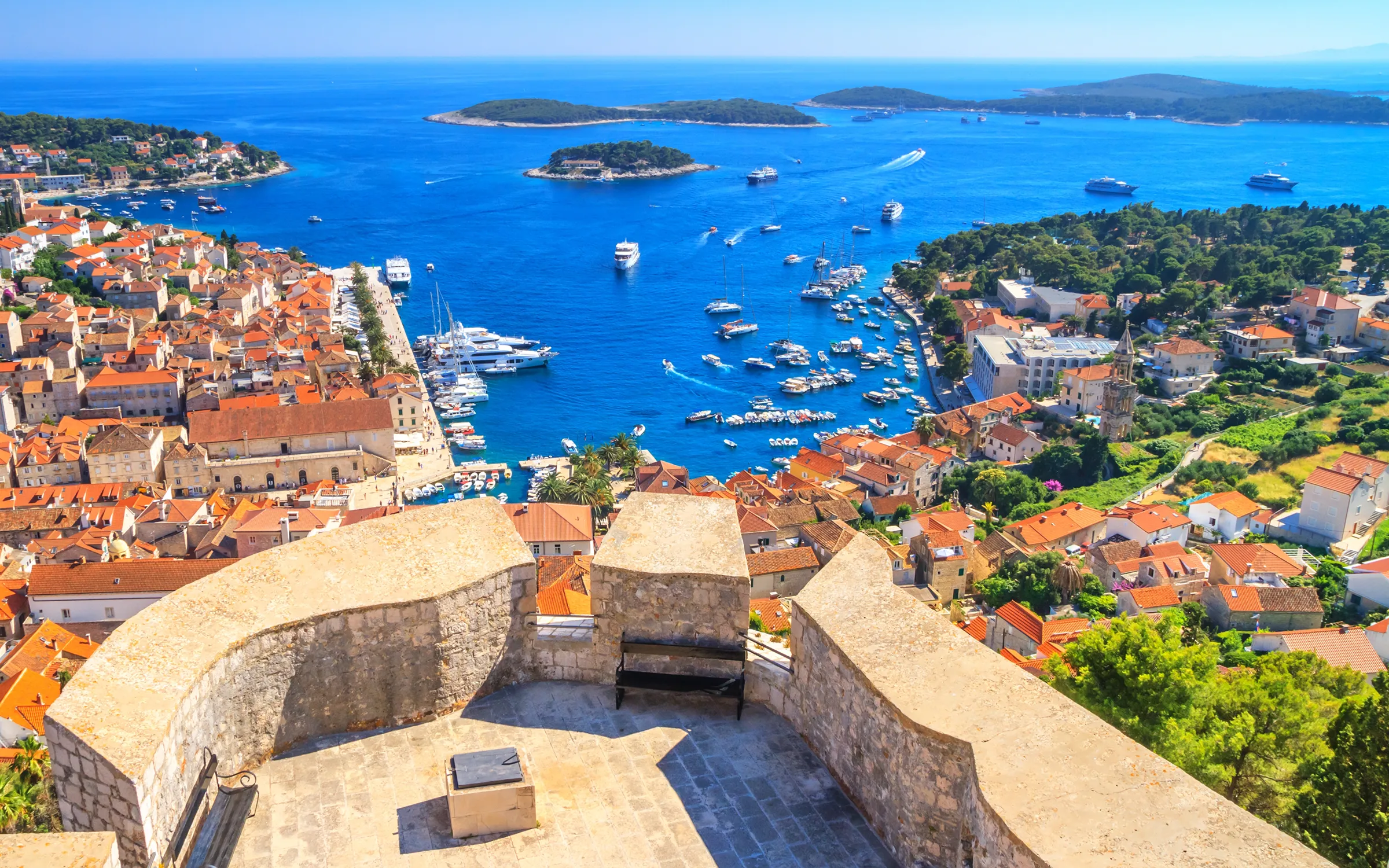 Hvar i Kroatia - her overnatter vi på Sykkelcruise i Kroatia | Expa Travel
