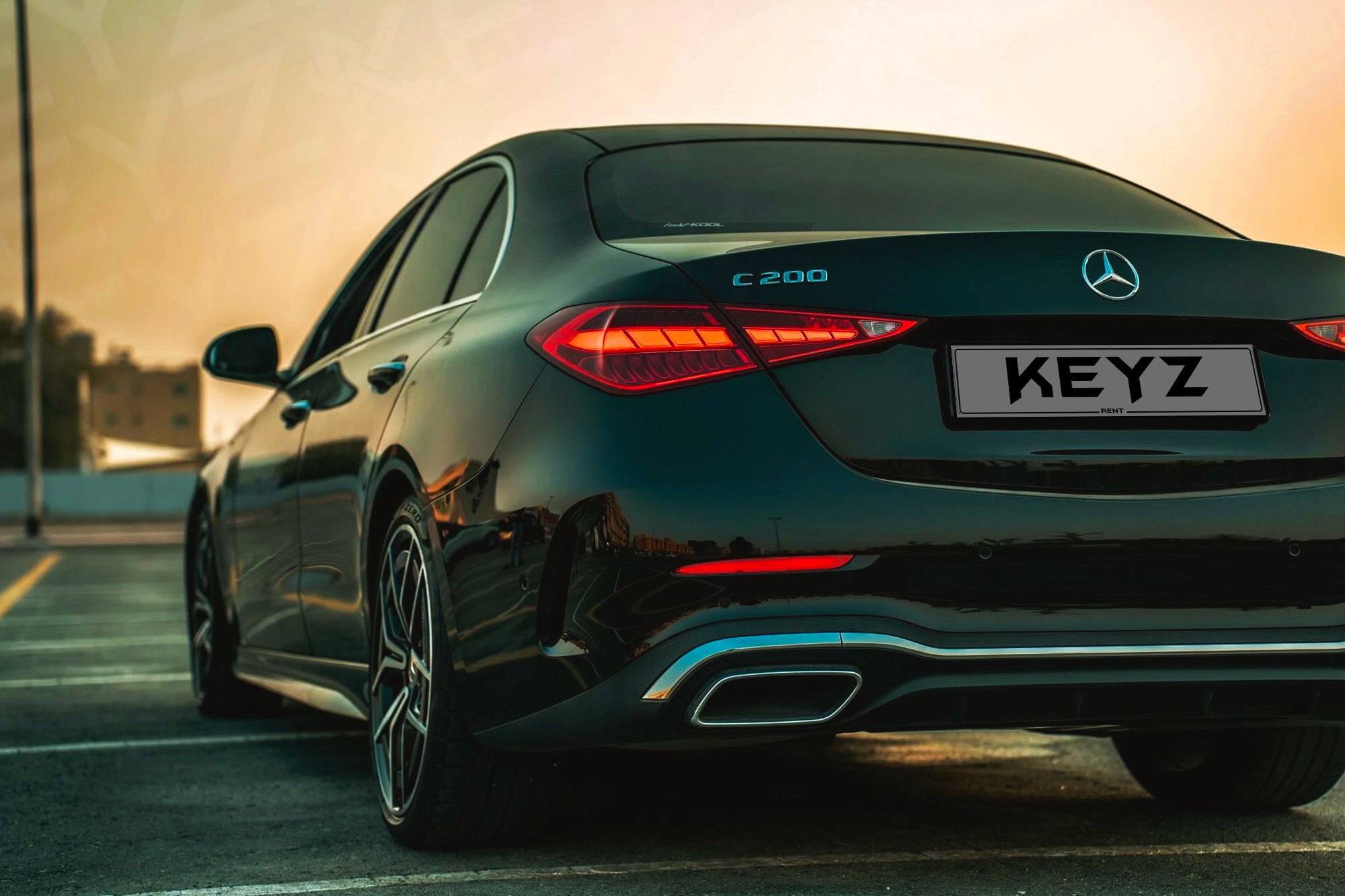 Vue extérieure arrière Mercedes C 200 Noir – Location Berline à Dubaï | Keyz Rent