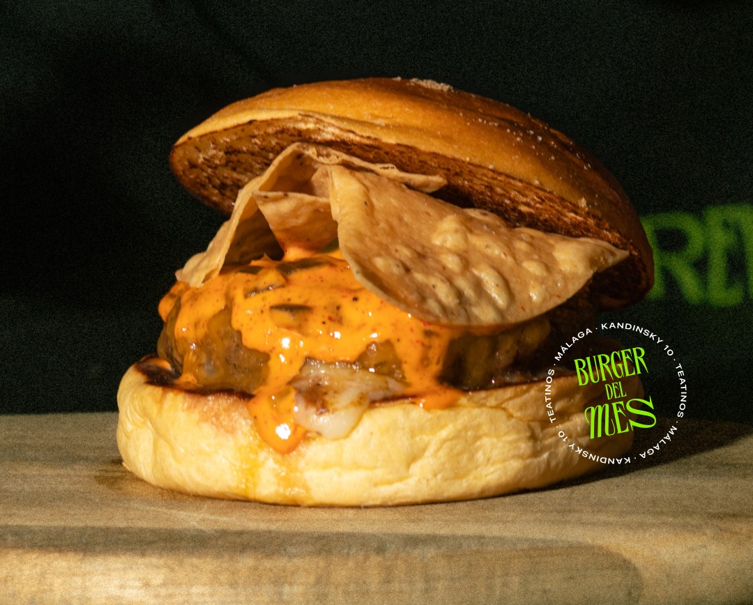Tom C. Pan Brioche con queso cheddar, bacon crujiente, cebolla crispy y salsa BBQ. Siempre ha sido nuestro top ventas.