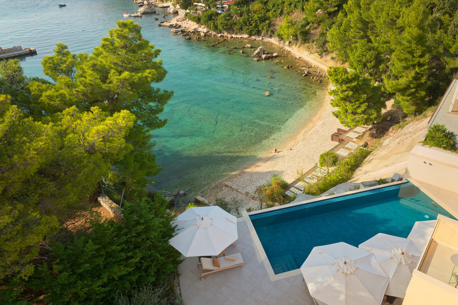 Villa Verde met infinity pool en zeezicht