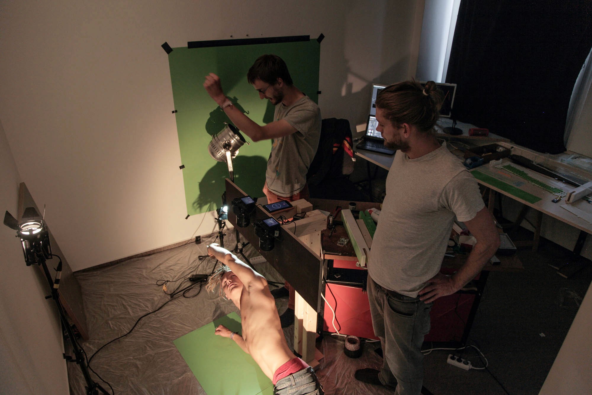 Transkutan - analogue architecture projection mapping