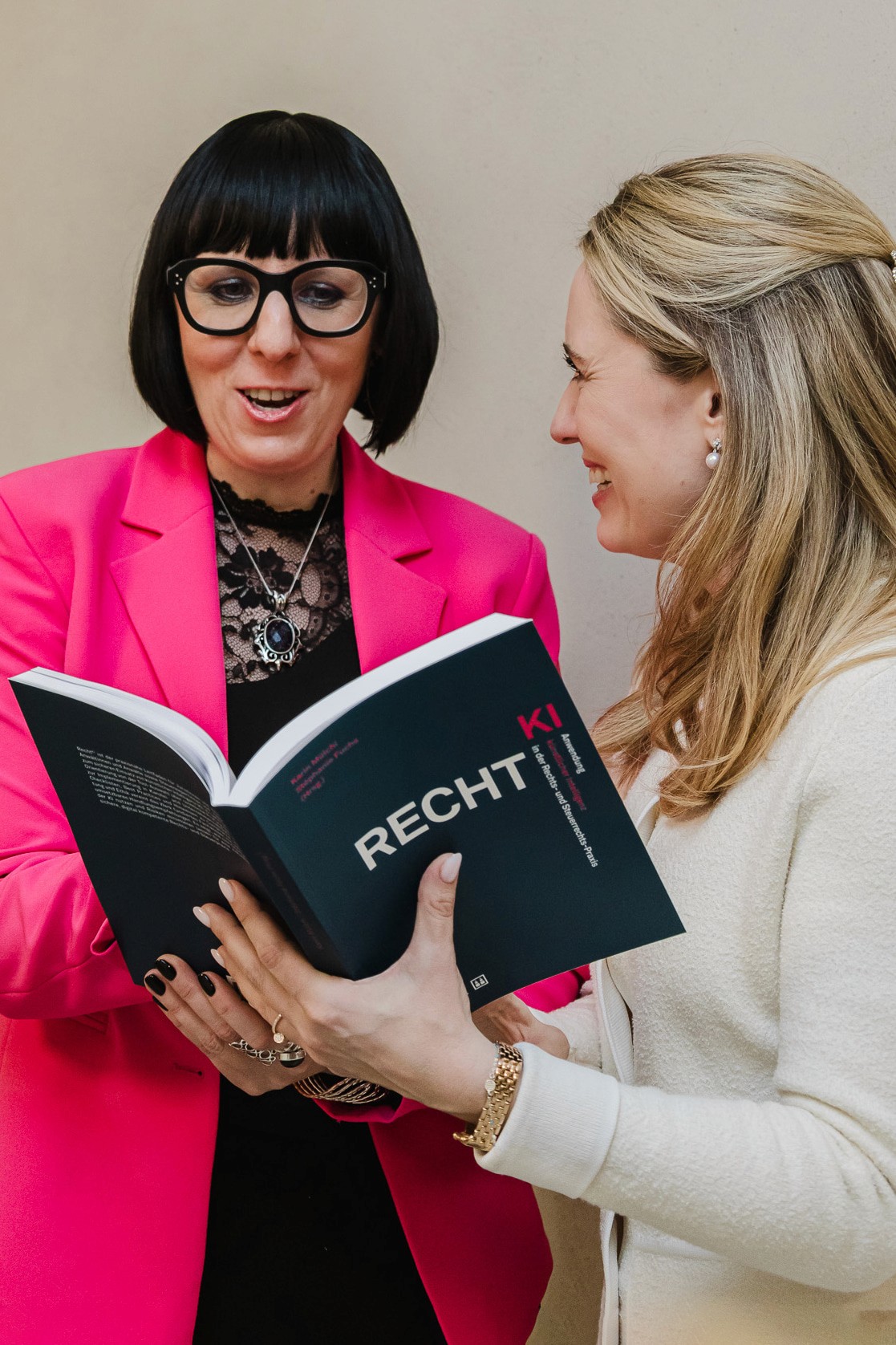 Authors presenting the Recht KI book at book launch in Zurich