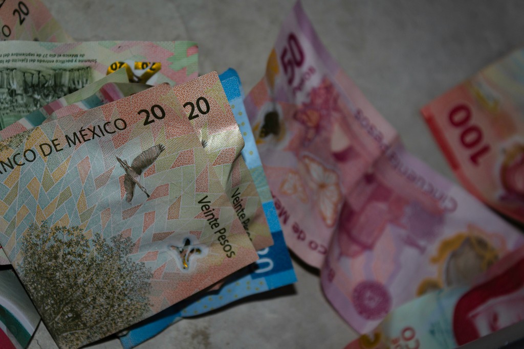MXN stablecoin issuance is set to increase in El Salvador (Marco Reyes / Unsplash)