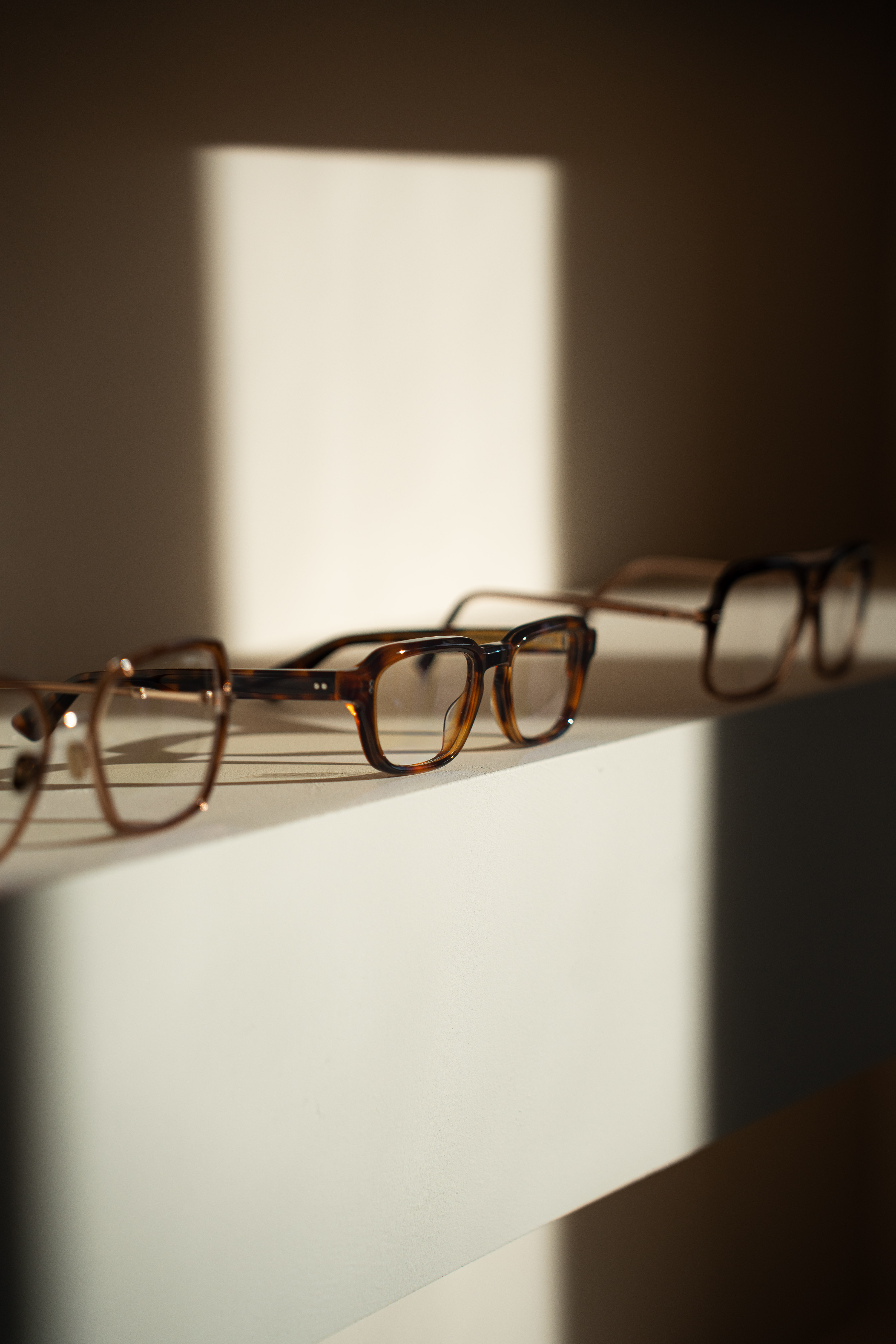 cazal bril met katoenbol - onderdeel van de collectie van optiekwinkel Studio ONO in Amersfoort Vathorst