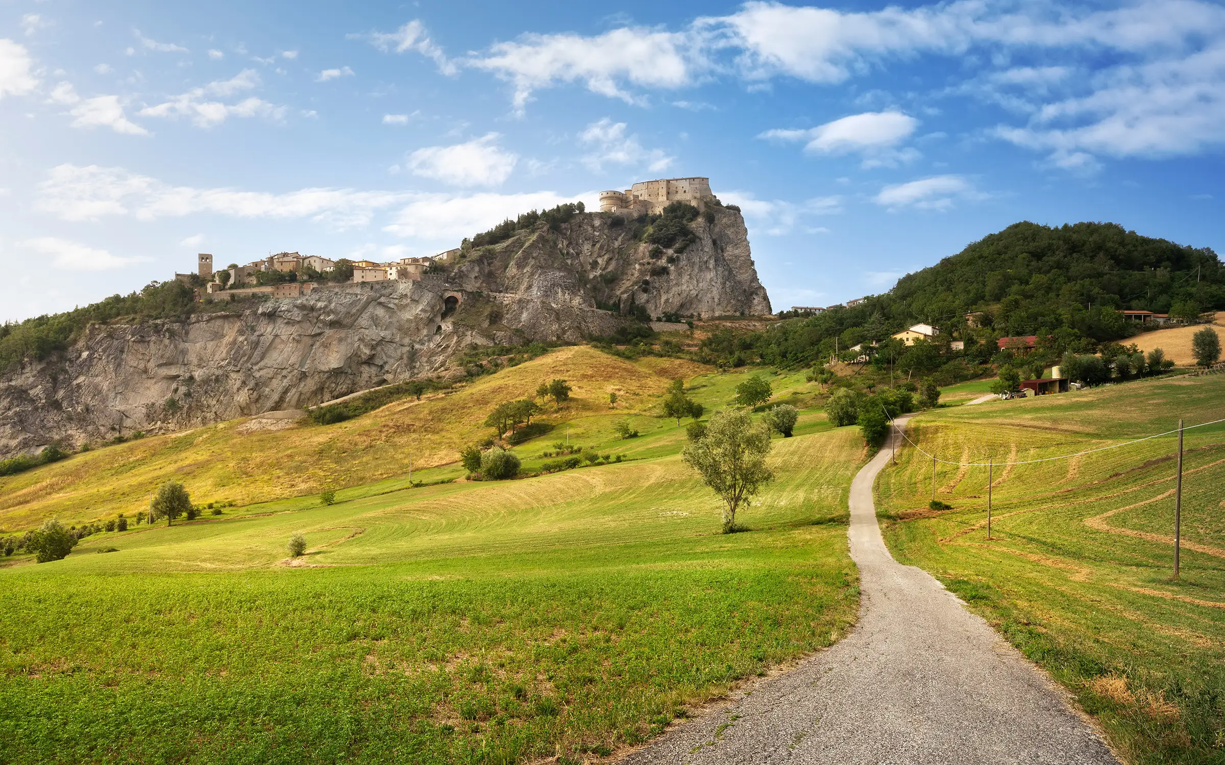 Fortress San Leo i Emilia Romagna, Italia | Expa Travel