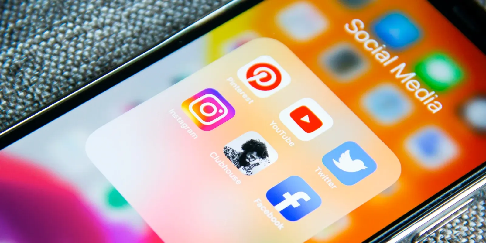 Paid Apps & Free Apps: The Pros and Cons of Each