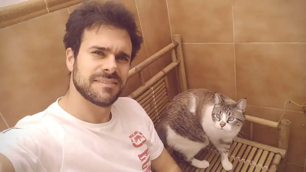 Carlos with his cat