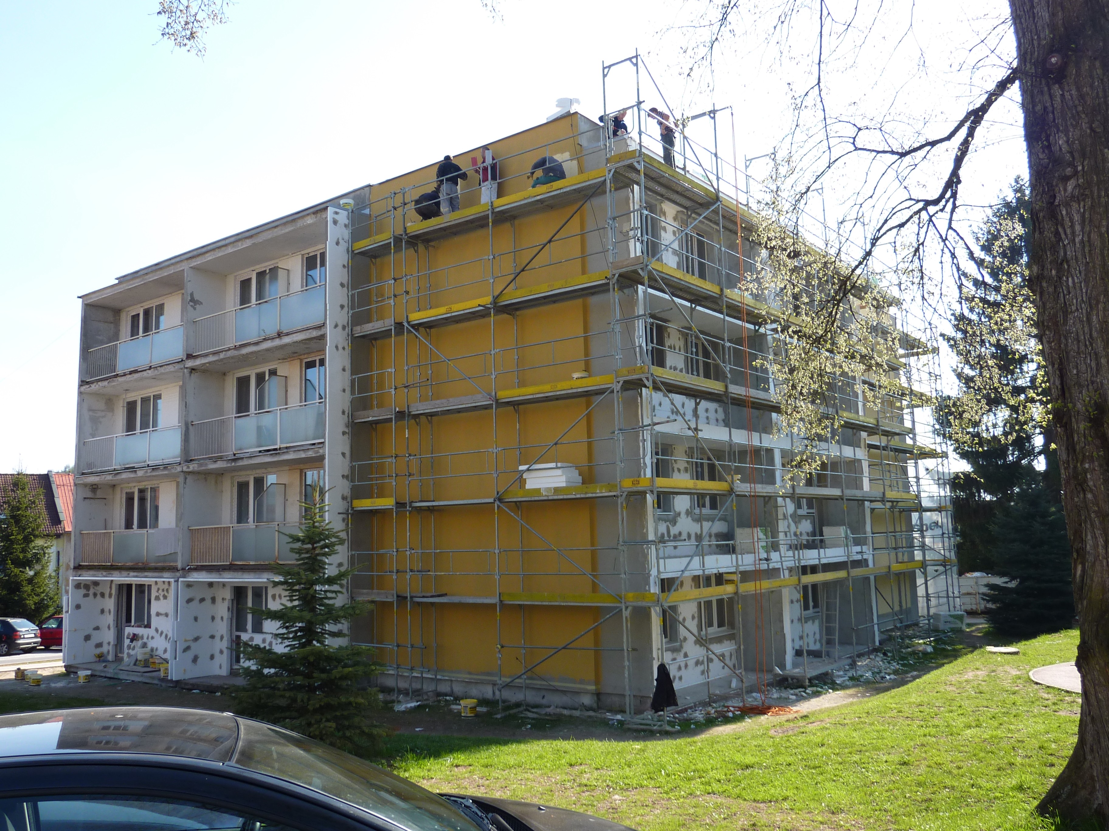 lešení bytového domu