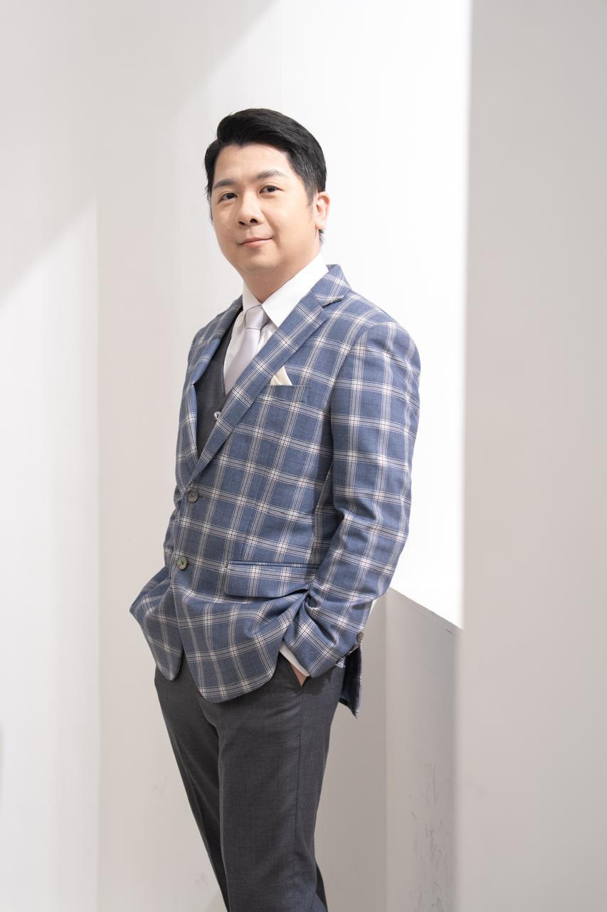 Portrait of portfolio creator – back view
