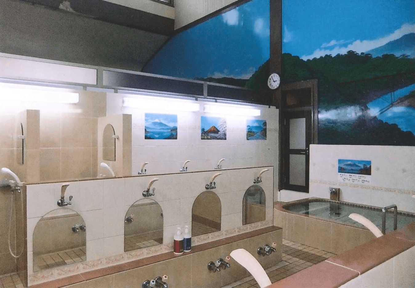 photo of hachiman bathhouse - photo from hachiman-yu