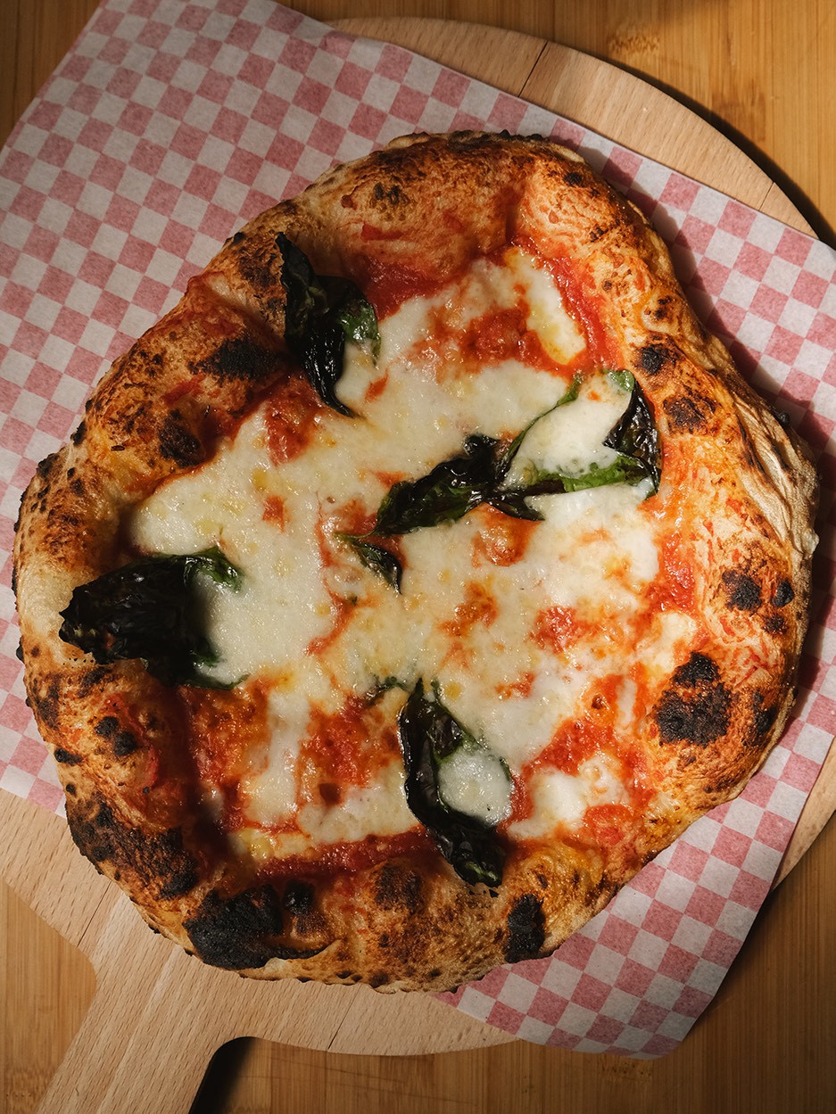 Flat lay shot of a Pizza Margherita