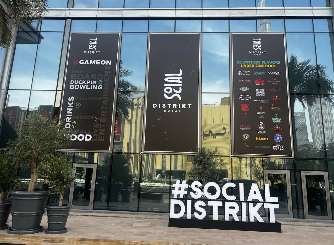 Discover Social Distrikt Dubai Mall opening hours and enjoy all-day dining, drinks, and entertainment in the heart of Downtown.