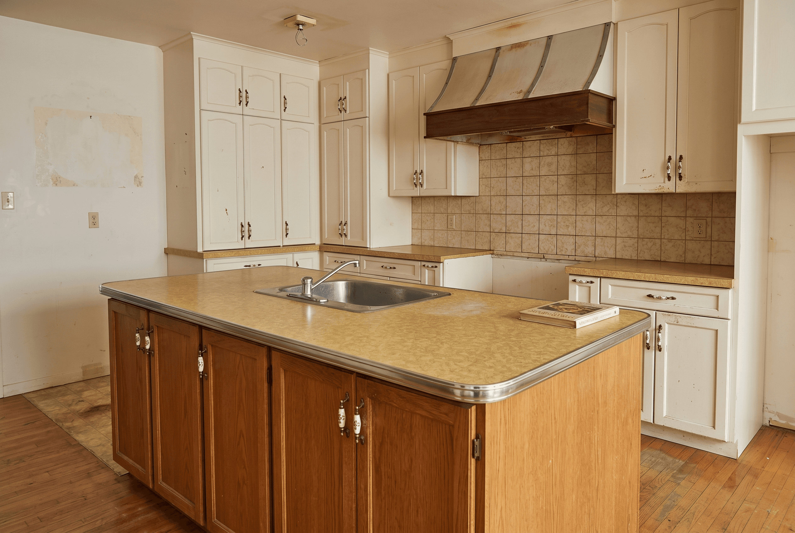 old rusty kitchen ready to be remodel