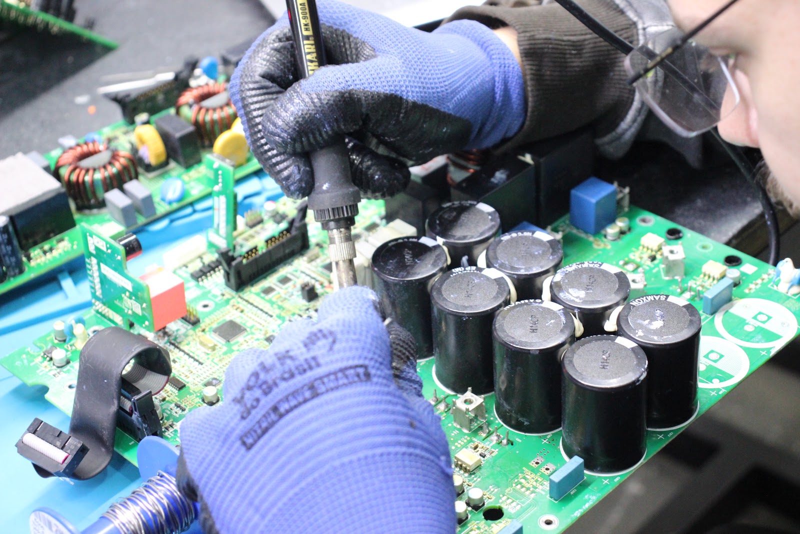 Laboratório Ozora Soluções — Inversor Solar Sem Aterramento: Riscos e Problemas