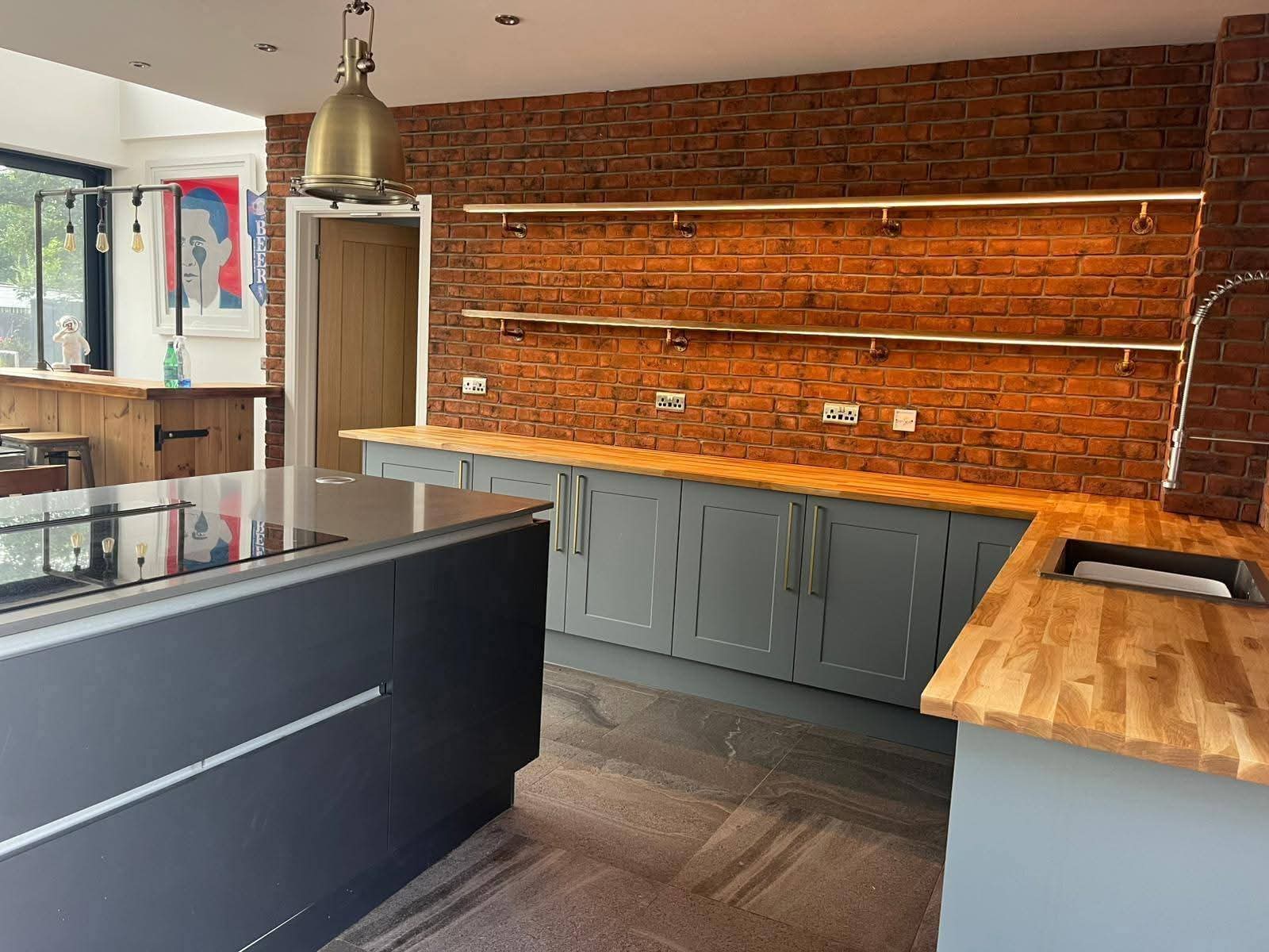 LOS kitchen fitting