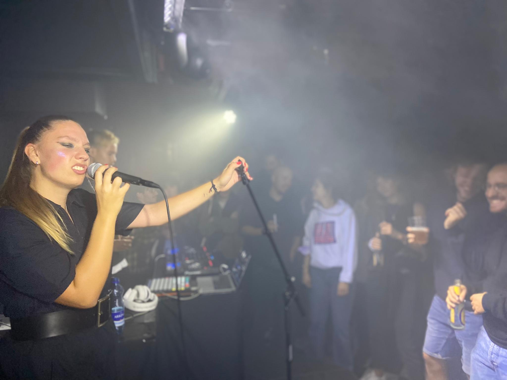 Kadeus en concert à l'Albani Club à Winterthur pour le Musikfestwochen