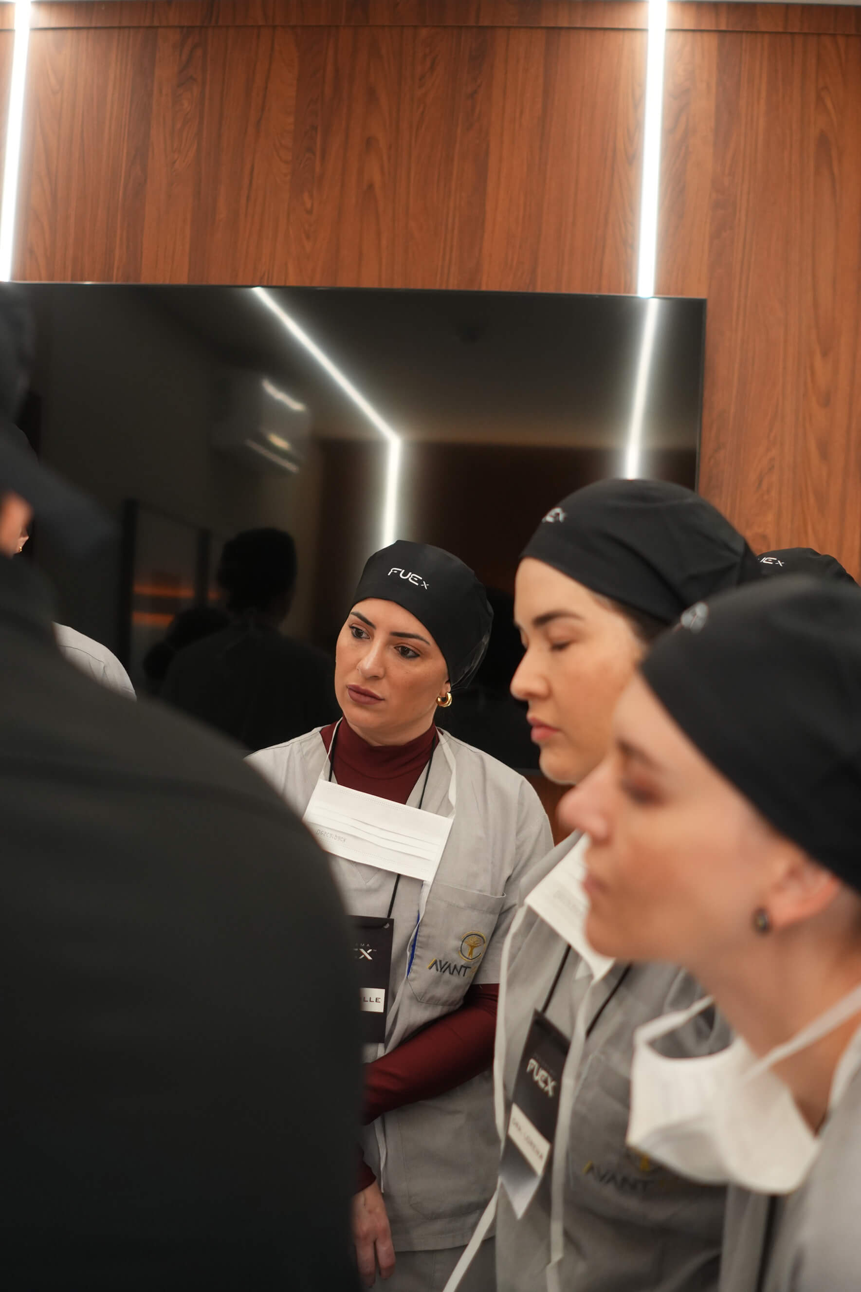 três alunas no programa FUEx