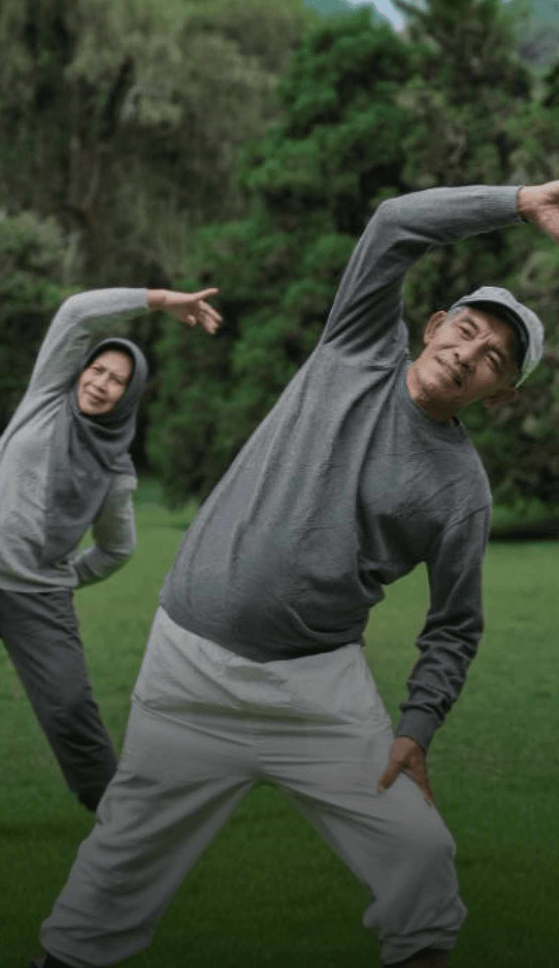 picture of old man with his wife
