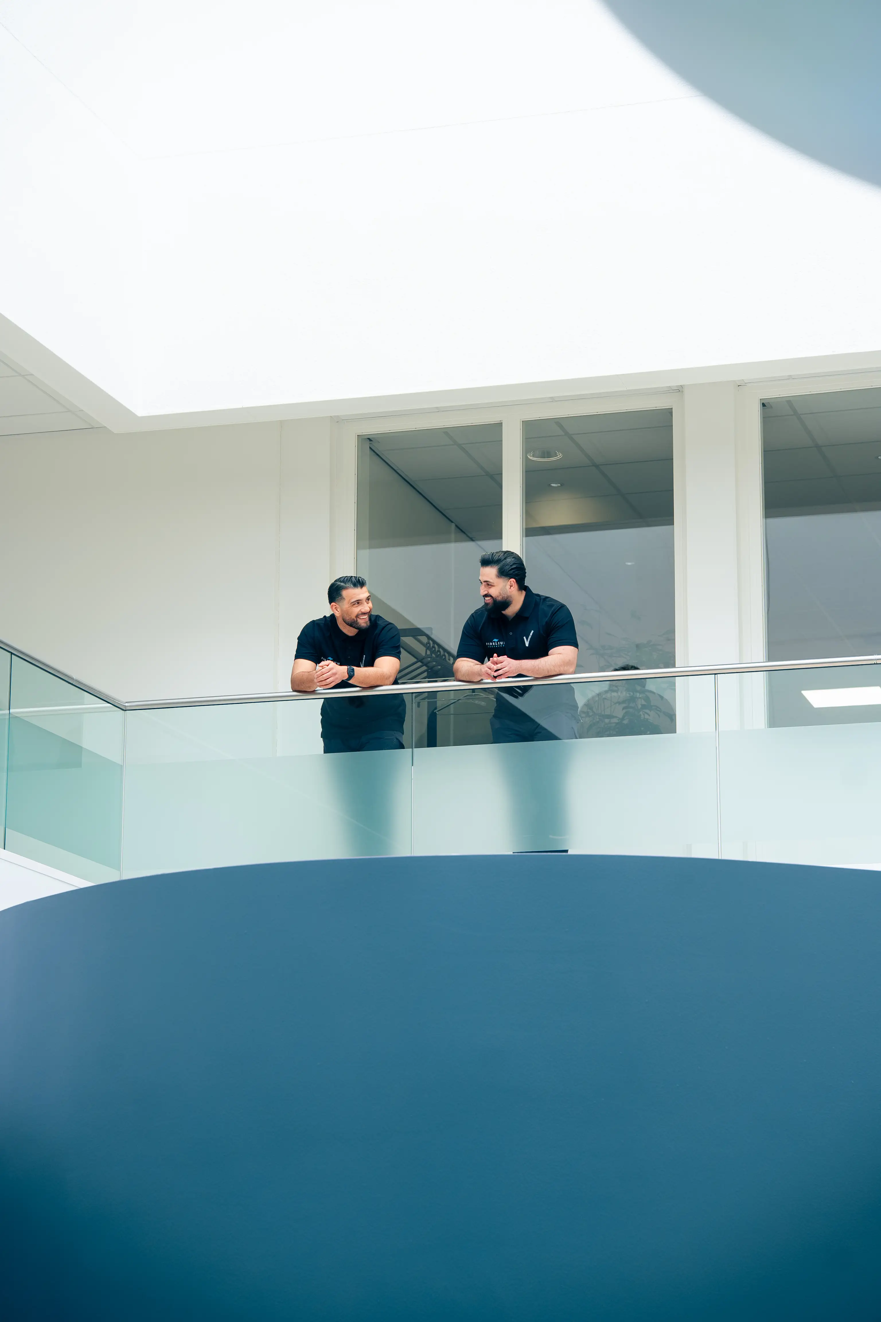 Twee beveiligers in het ziekenhuis