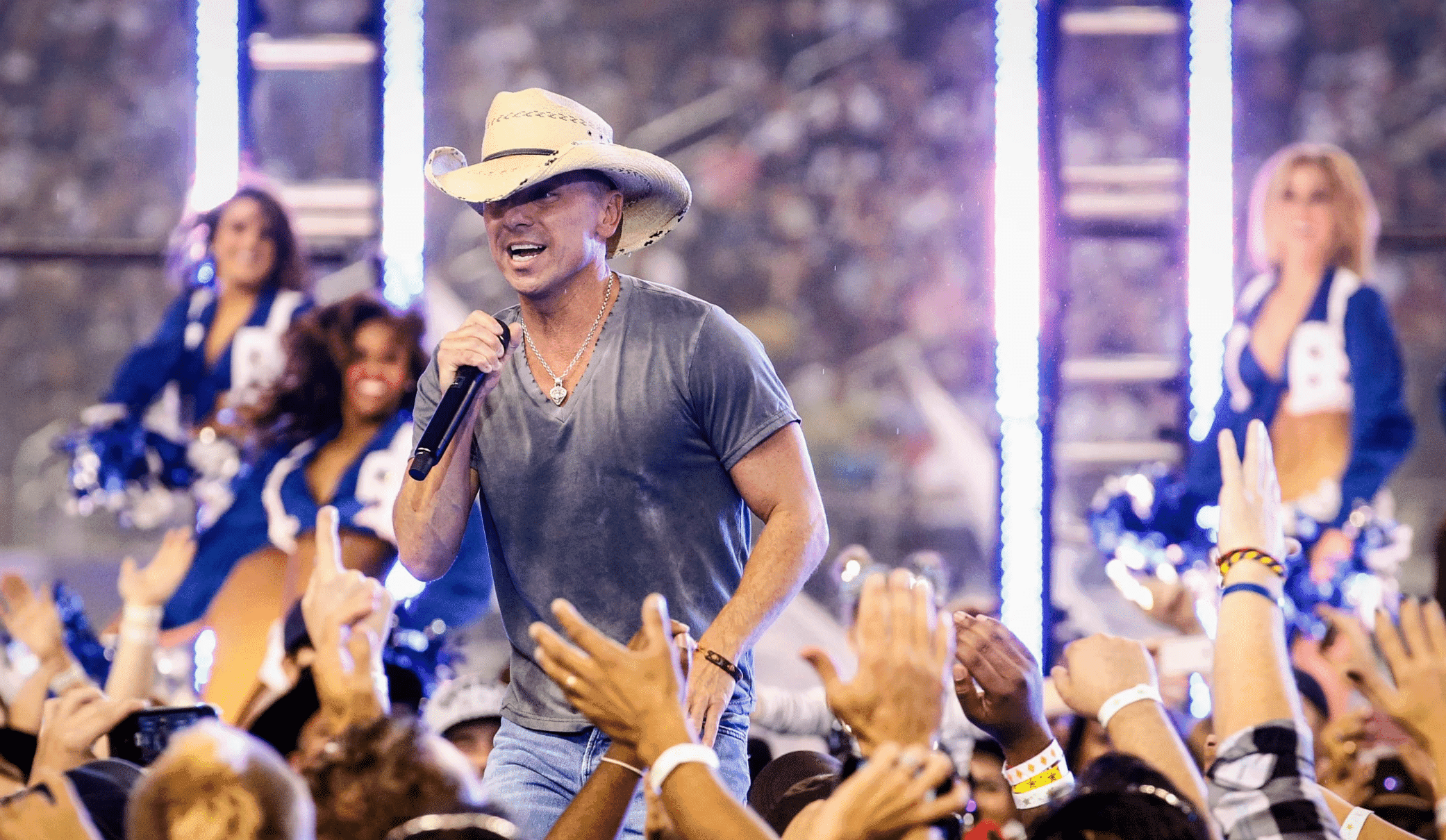 Dallas Cowboys Halftime Show with Kenny Chesney