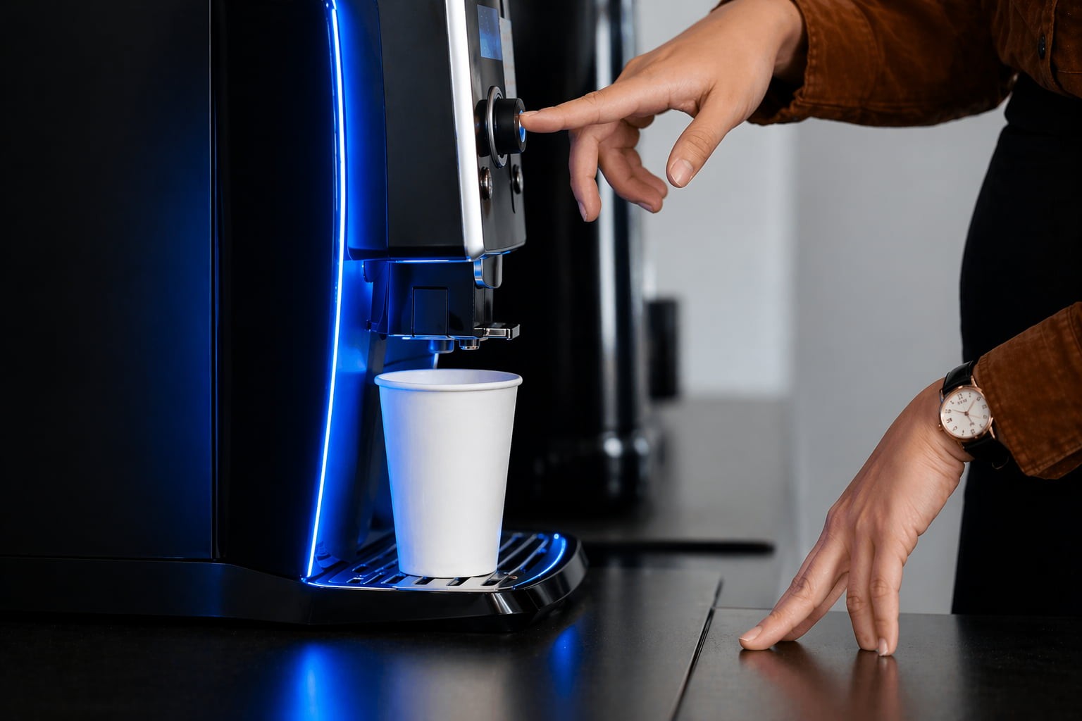 automated coffee business, coffee vending machine maintenance, smart coffee kiosk, automated coffee machine reliability, coffee kiosk tech