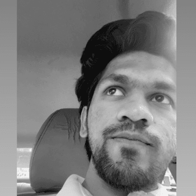 Portrait of Daniel Hayes, founder of EarlyBird.