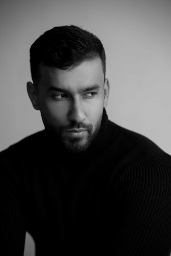 Portrait of Tomas Holt