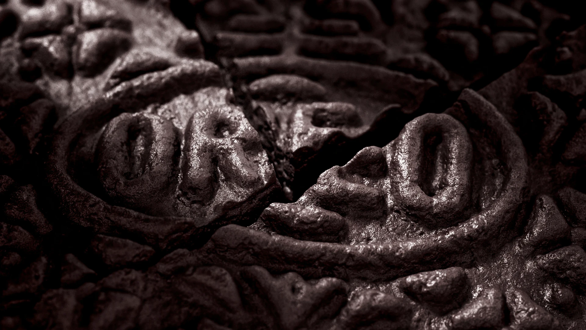 Seymour_Studio_Oreo_Still_Frame_05