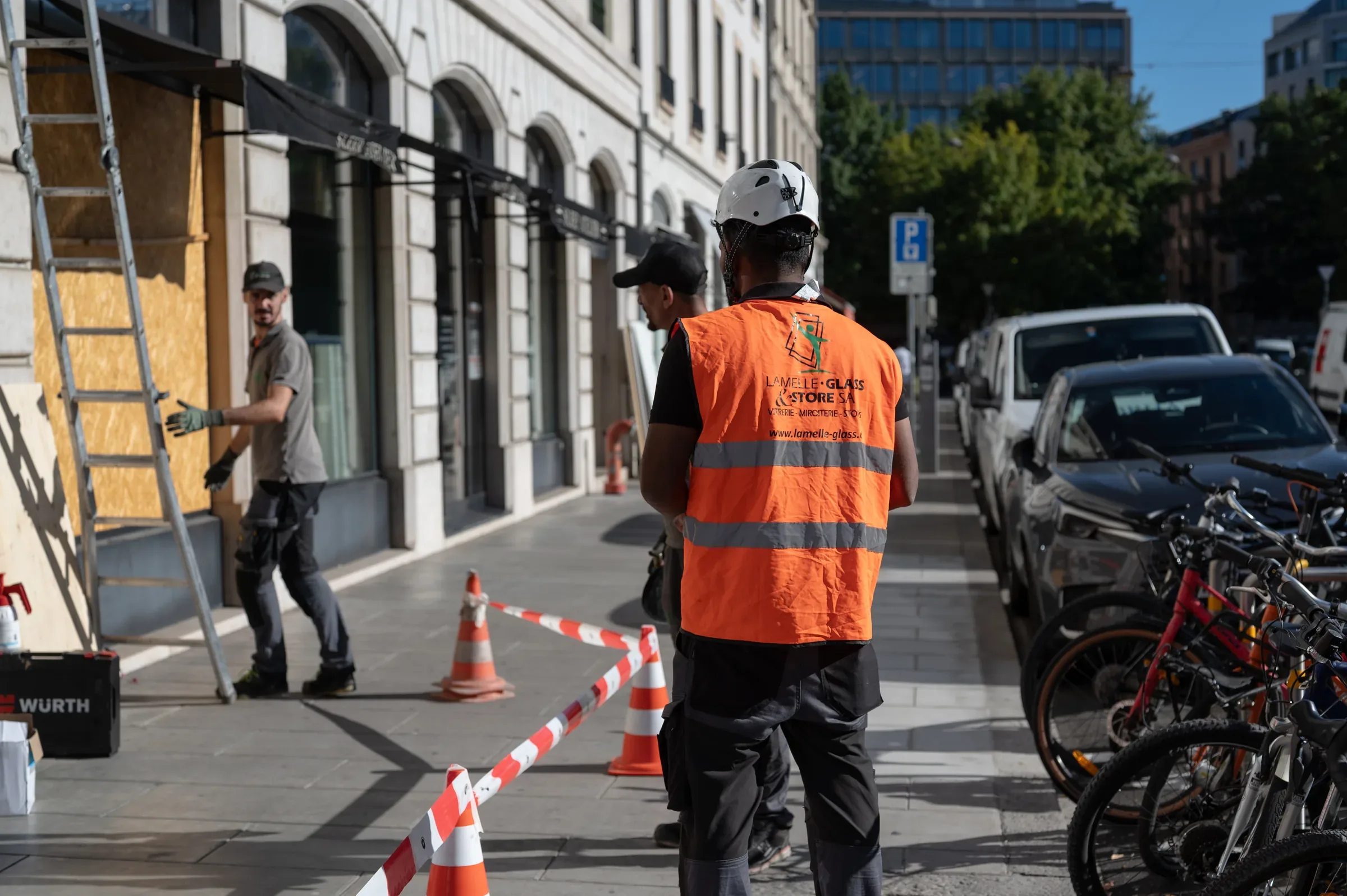 Vitrine commerciale sécurisée après un bris de glace à Genève, intervention Lamelle Glass