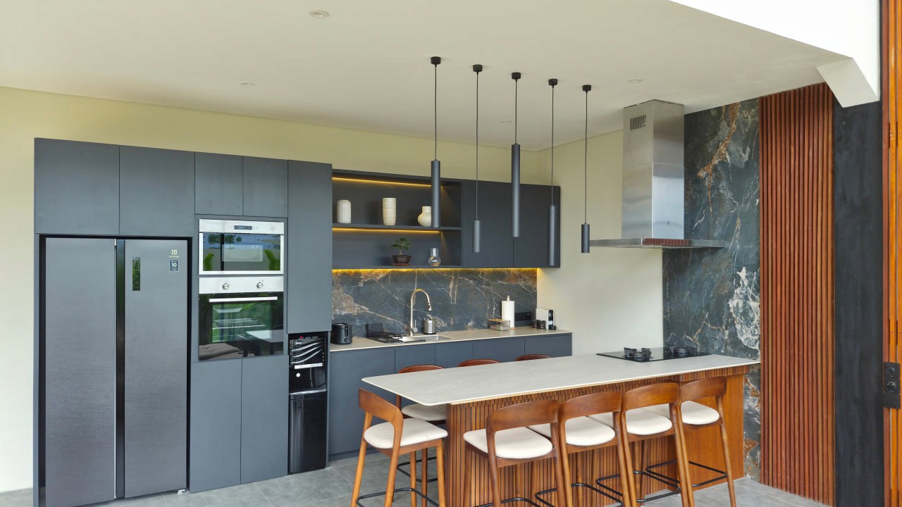 A three-level 4-bedroom villa with panoramic ocean views in Pererenan