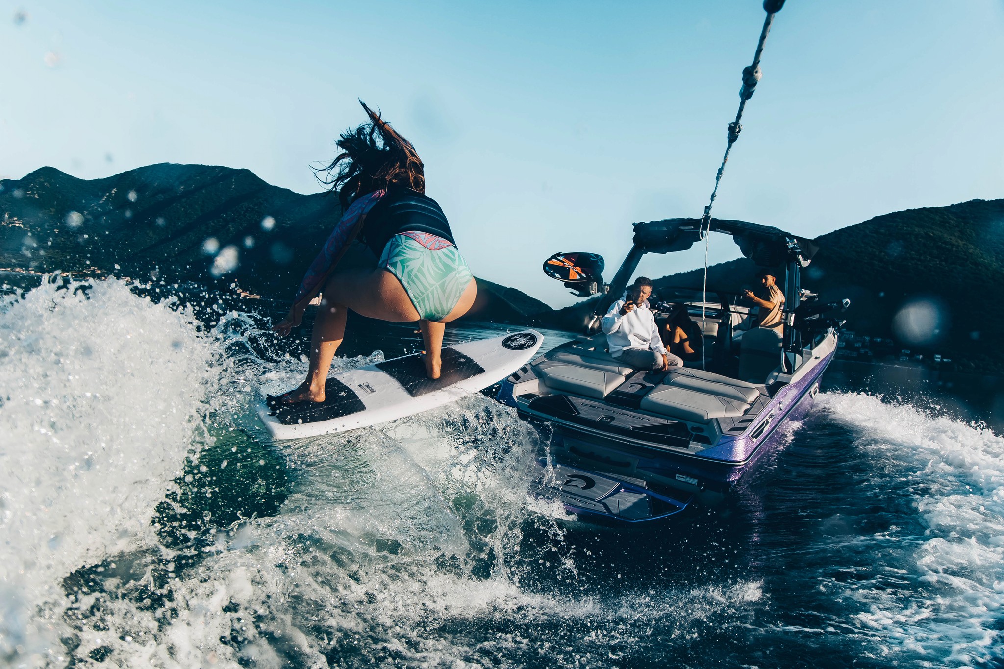 Wakesurfing in Risan