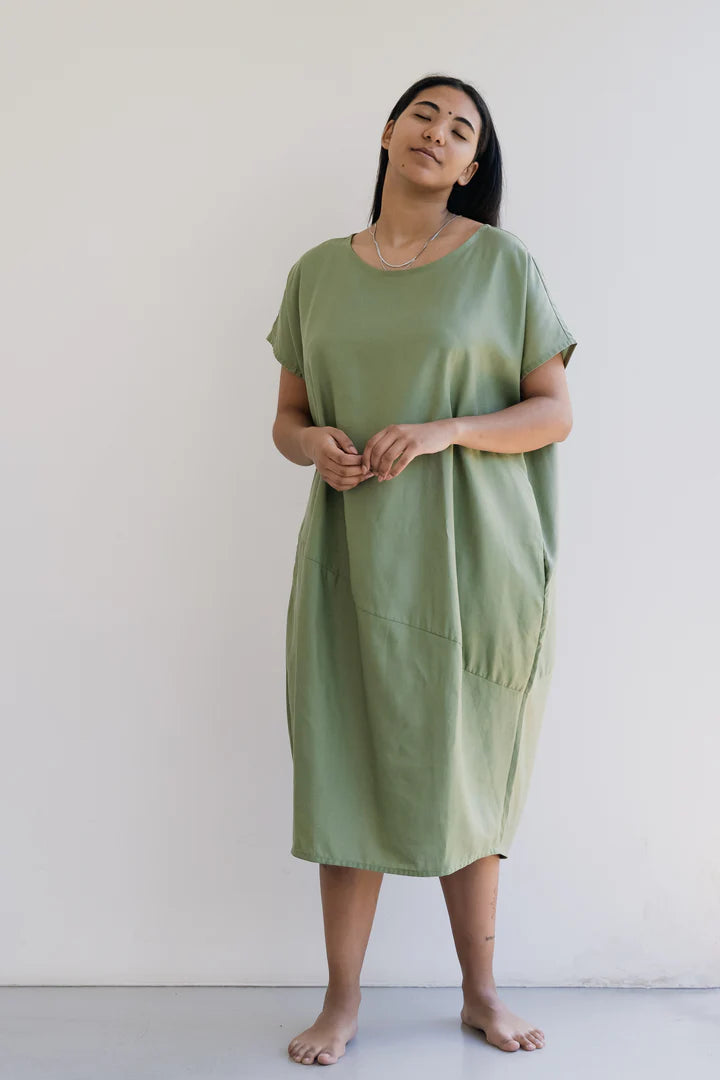 Organic Shape Dress - green