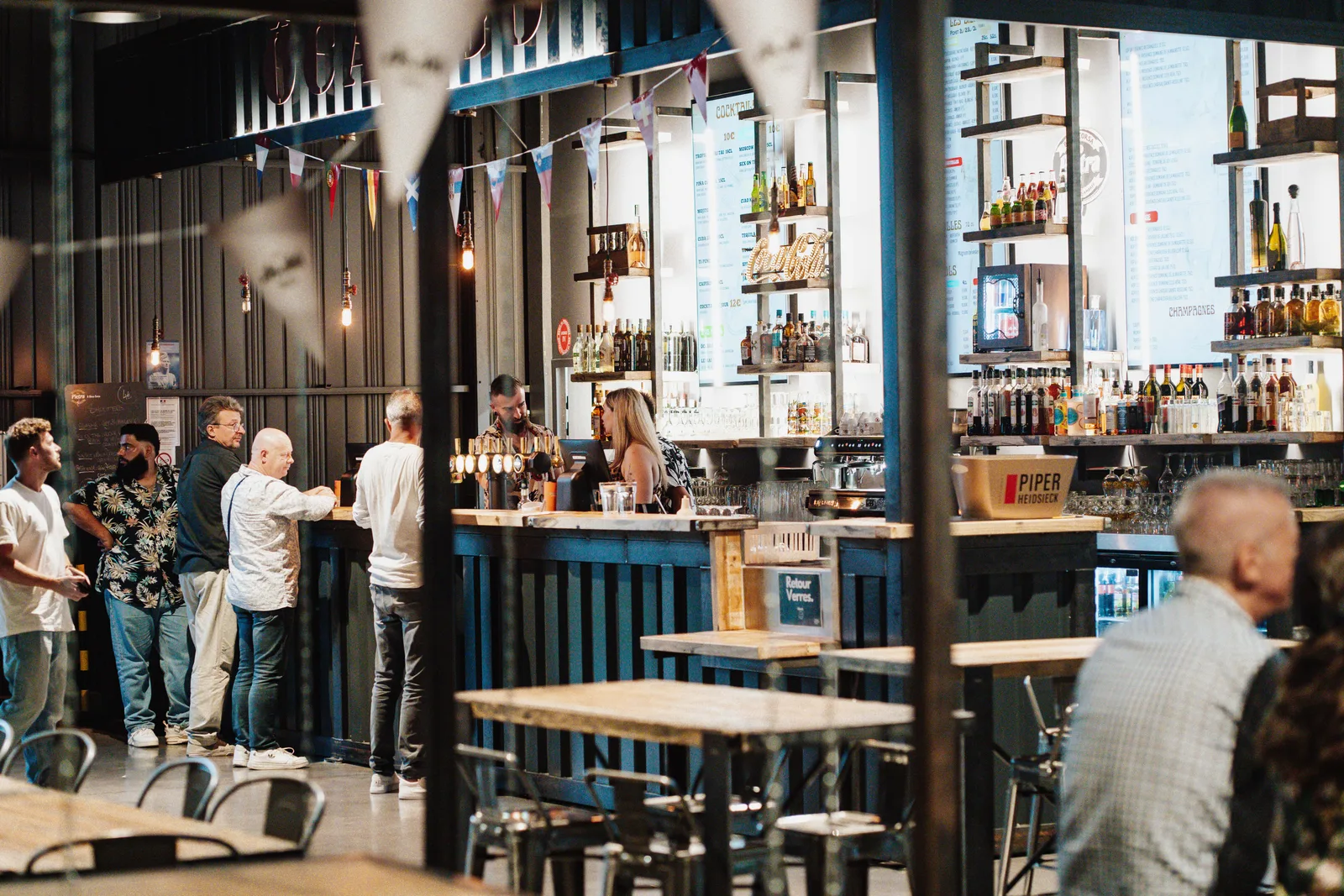 vue large de l'intérieur