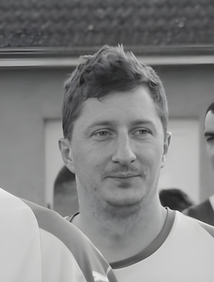 Concetrated triathlete grayscale