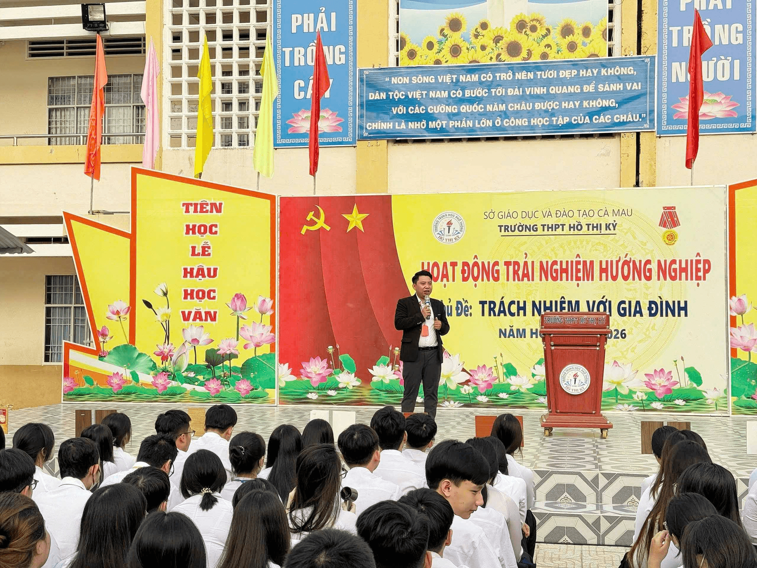 “Ngày hội hướng nghiệp” đến Cà Mau: gieo mầm ước mơ đến cực Nam Tổ quốc