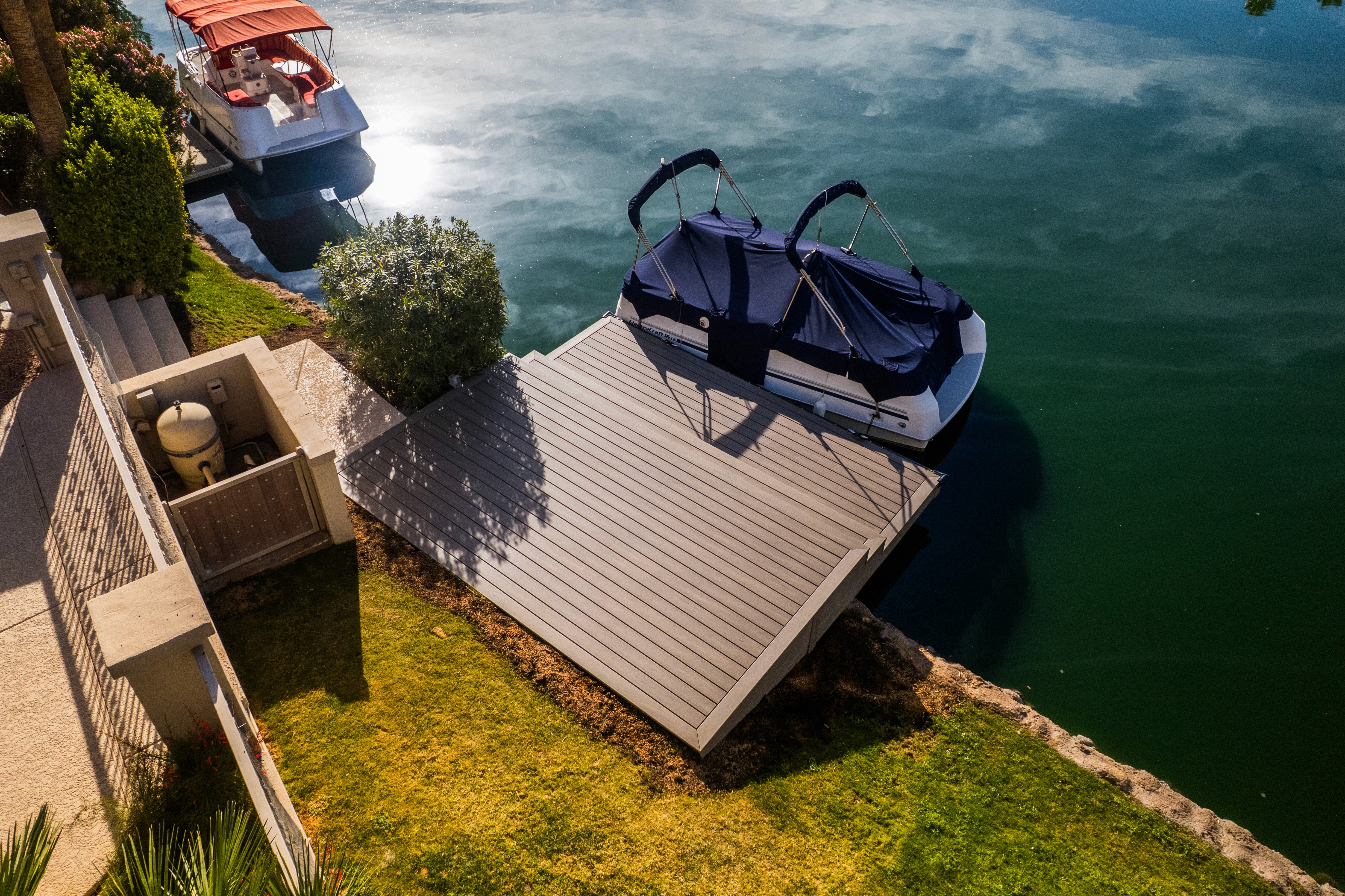 HBC Desks – Dockside Serenity with Trex Transcend Lineage
decking
