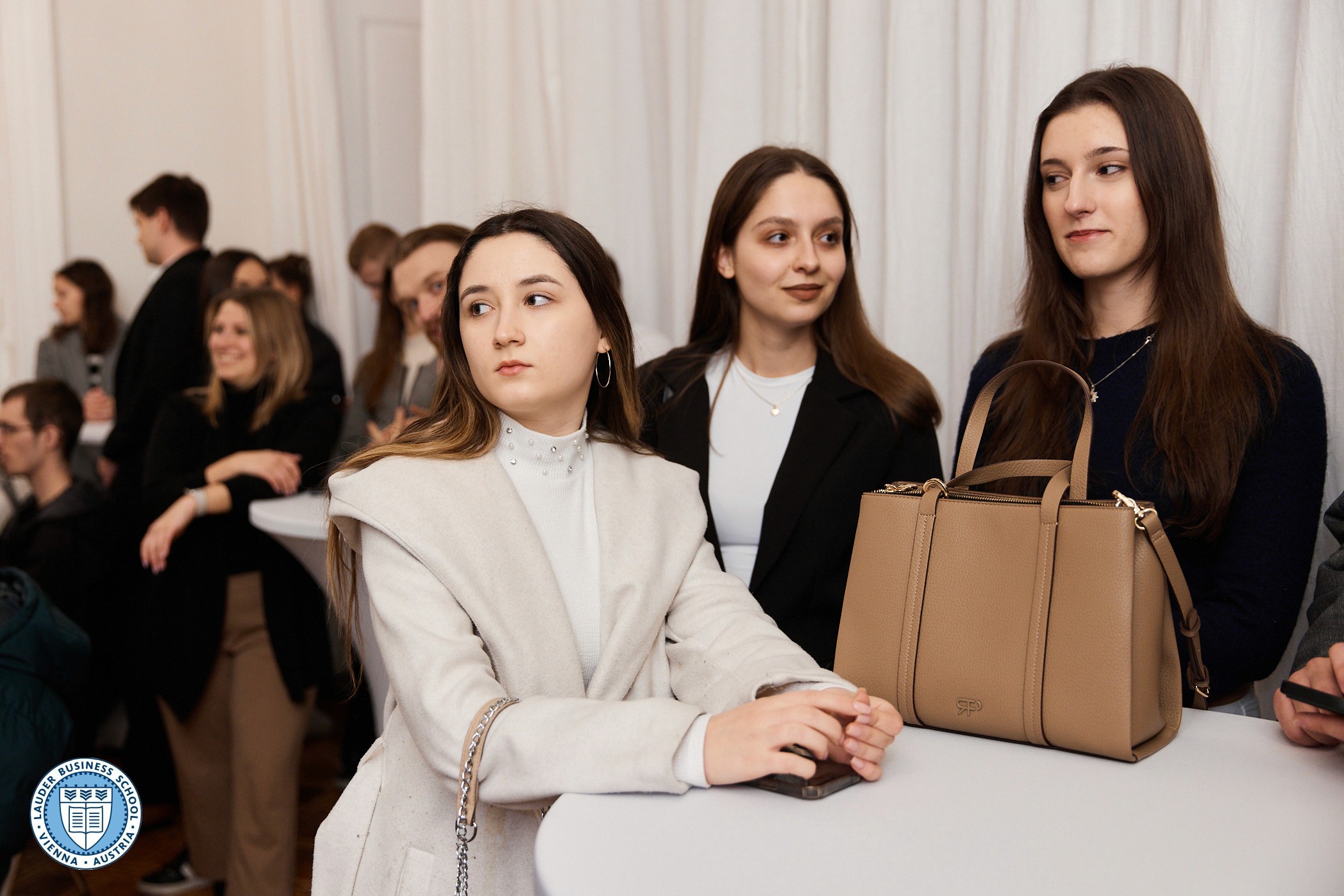 LBS students listening to entrepreneur Ben Ruschin 