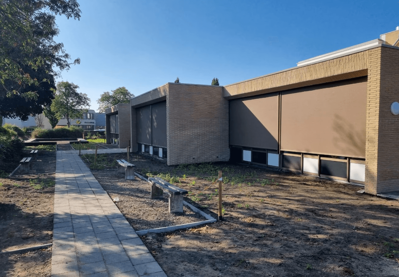 Zonwering op schoolpand - door Dugreja