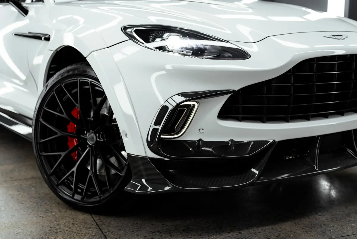2021 Aston Martin DBX photo 14