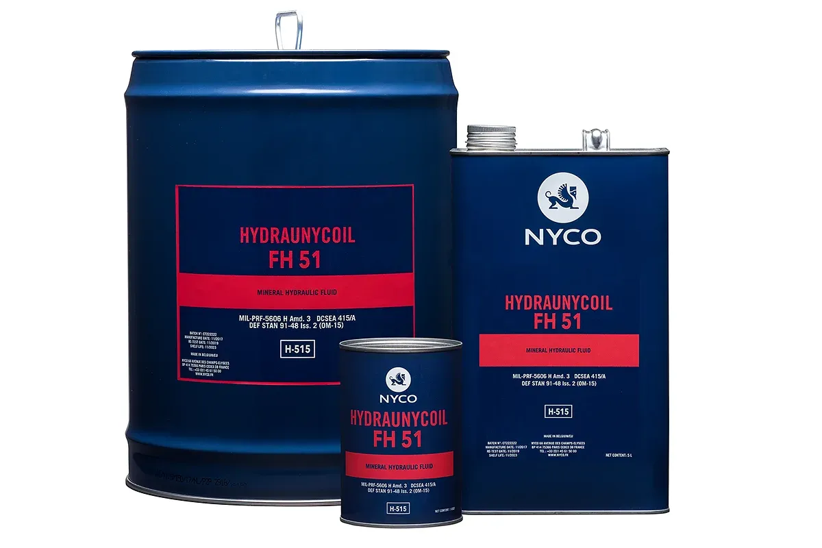 Packshot de produits industriels en bidons — photo produit Lille | Anteale Yann Manac'h